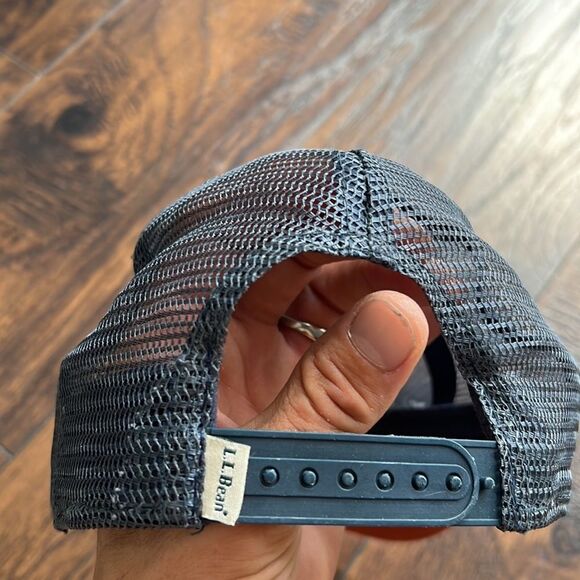 L.LBean Performance Trucker Cap, Cool print in GUc - Picture 3 of 6